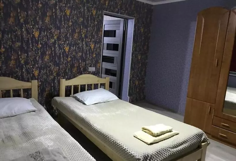 پانسیون Guest House Baian Suluu