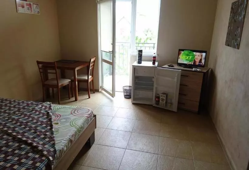 پانسیون Guest House Dacha