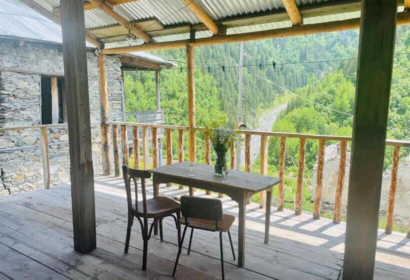 پانسیون Tamazi Guest House