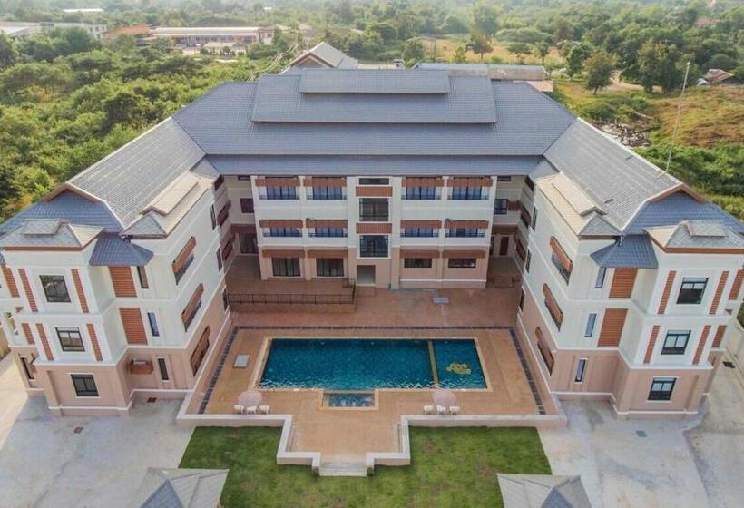 S Tawan Hotel & Convention