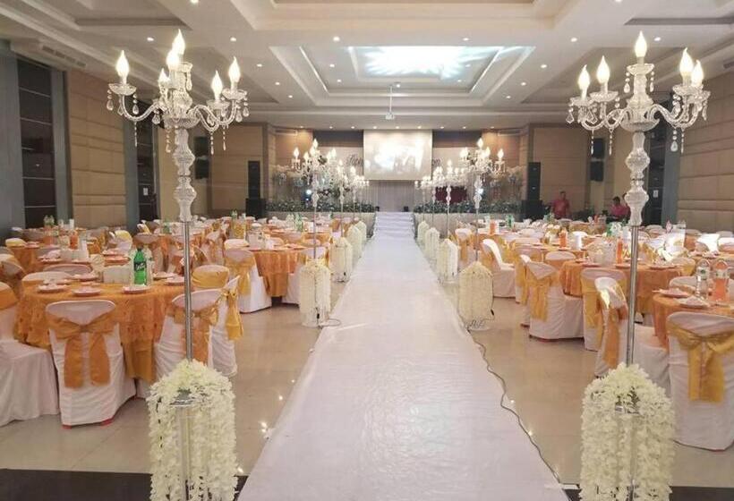 S Tawan Hotel & Convention