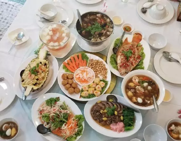 S Tawan Hotel & Convention