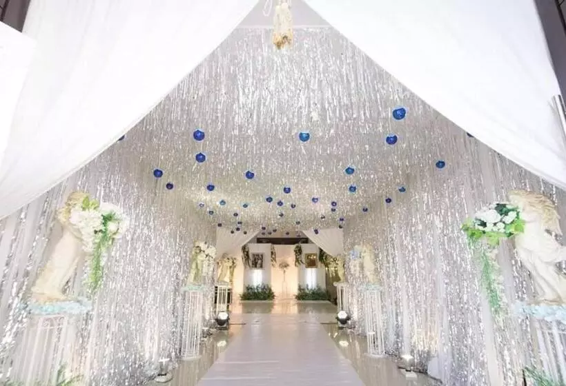 S Tawan Hotel & Convention
