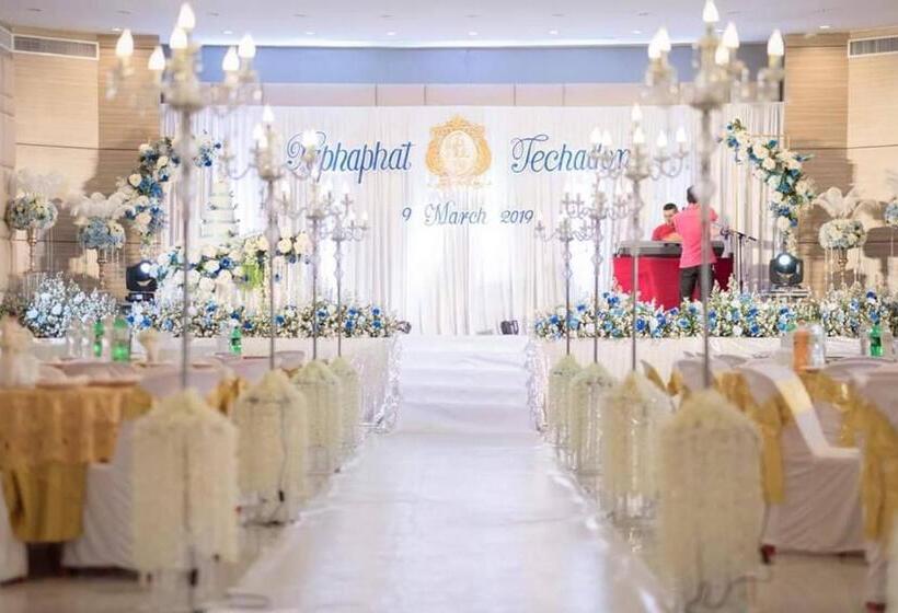 S Tawan Hotel & Convention