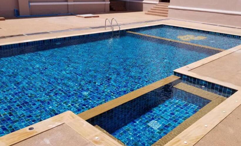 S Tawan Hotel & Convention