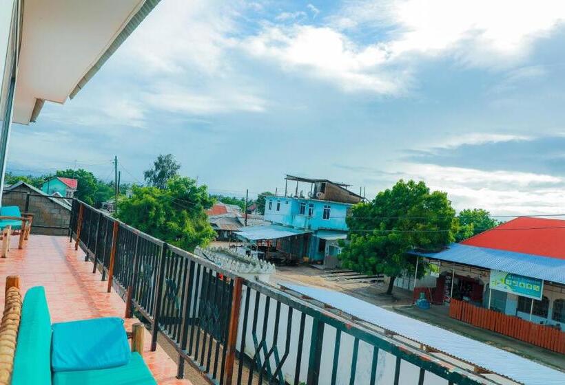 تختخواب و صبحانه Raha House