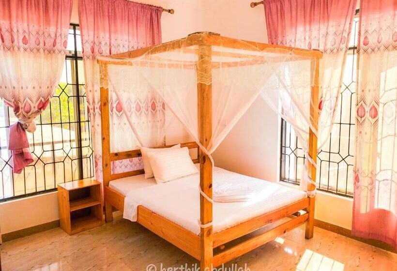 تختخواب و صبحانه Raha House