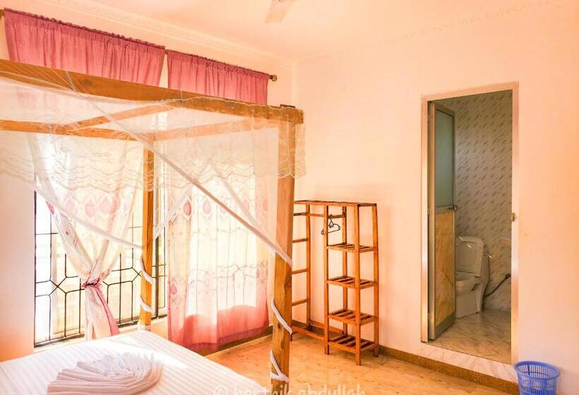 تختخواب و صبحانه Raha House