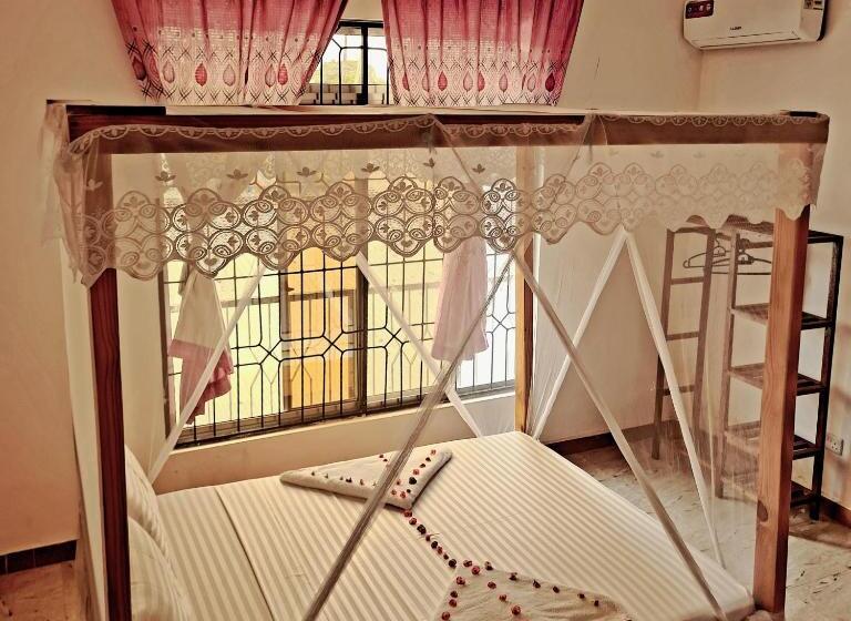 تختخواب و صبحانه Raha House