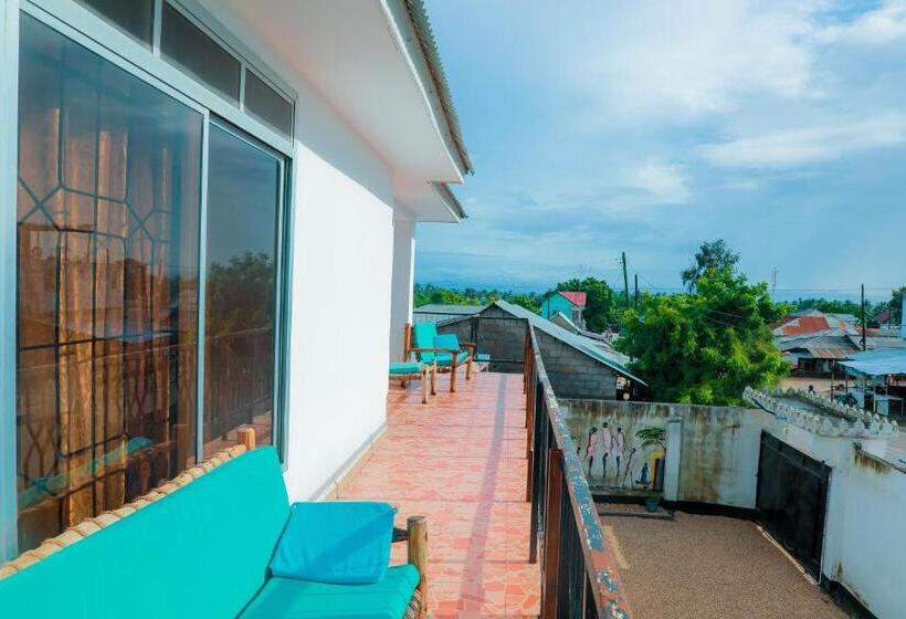 تختخواب و صبحانه Raha House