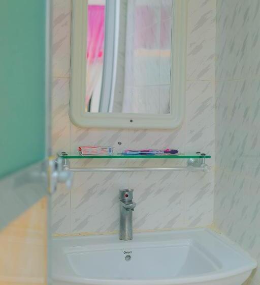 تختخواب و صبحانه Raha House