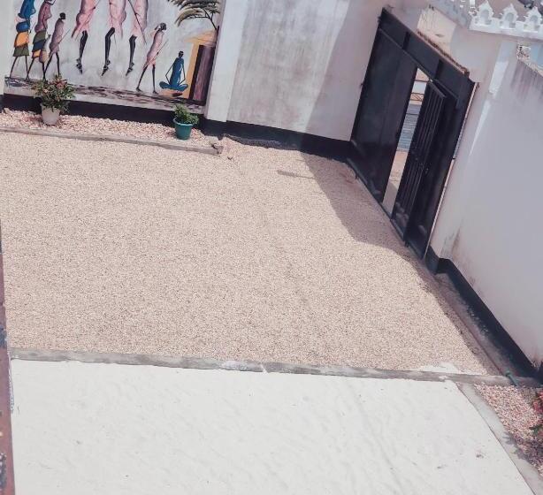 تختخواب و صبحانه Raha House