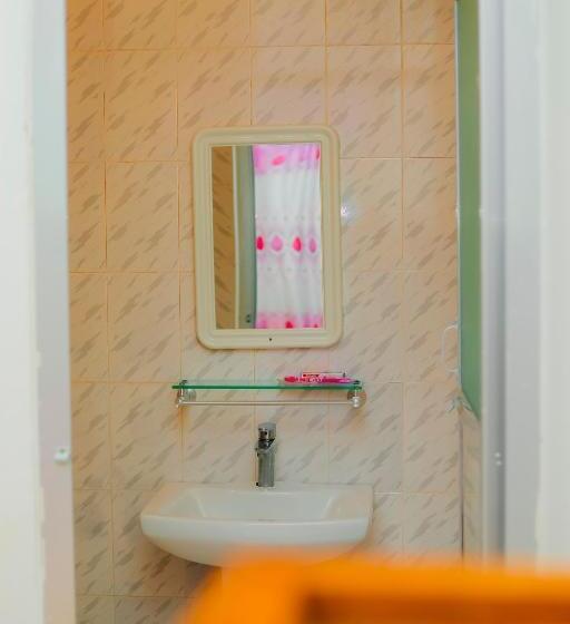 تختخواب و صبحانه Raha House