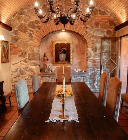 تختخواب و صبحانه Sharazade Boutique Stay Pool Magical Setting