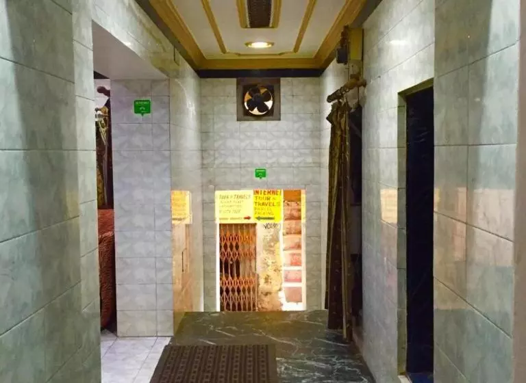 هتل Goroomgo Shanti Guest House Varanasi Near Ganga Ghat