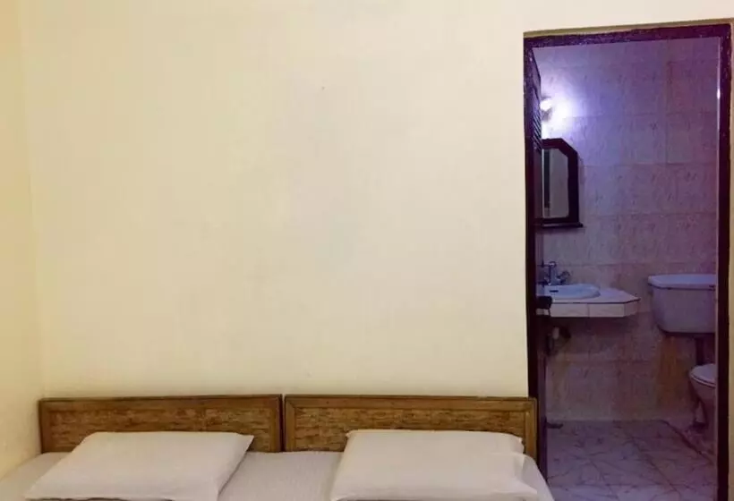 هتل Goroomgo Shanti Guest House Varanasi Near Ganga Ghat