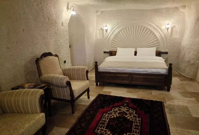 Hotelli Library Cave House