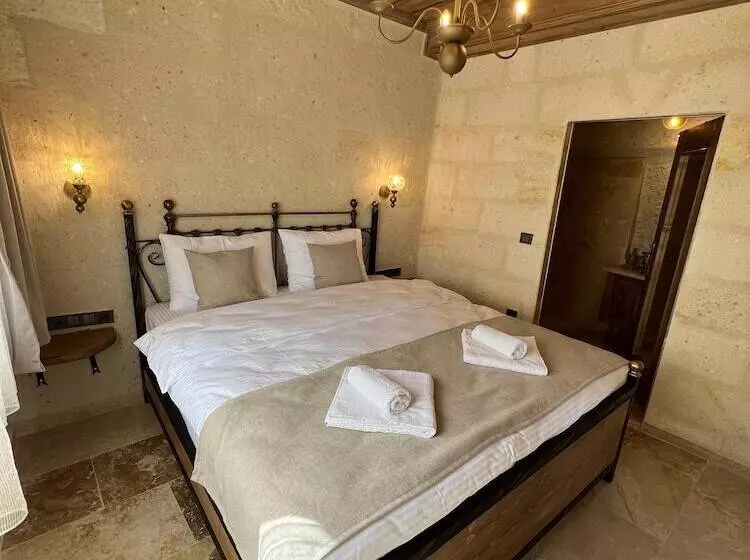 Hotelli Library Cave House