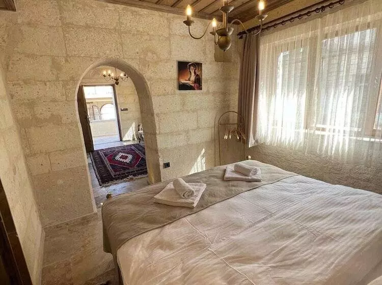 Hotelli Library Cave House