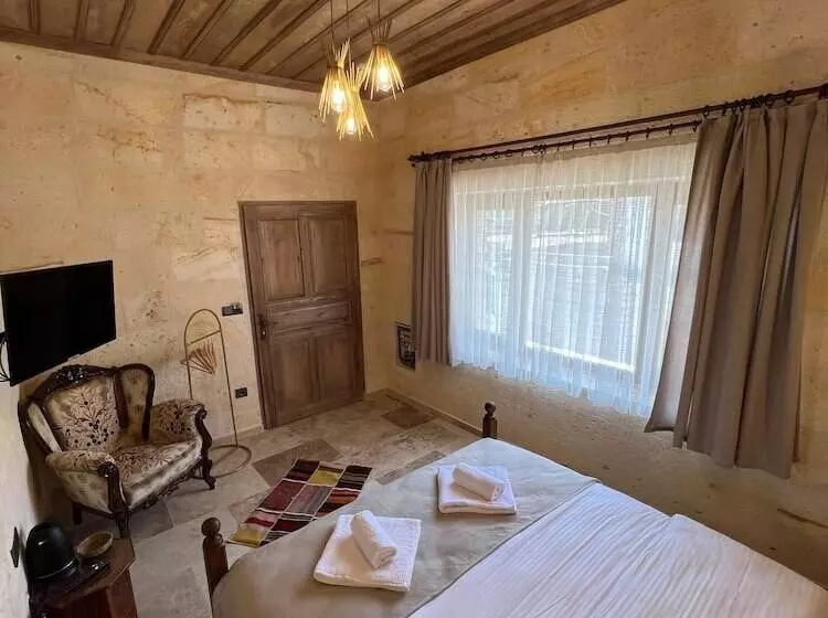 Hotelli Library Cave House