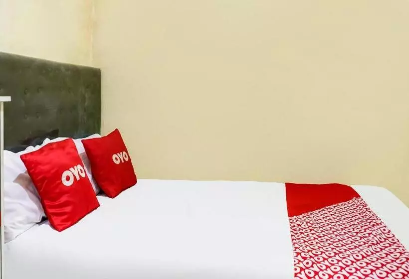 Hotelli Oyo Life 91335 Micheline Family 2 Syariah