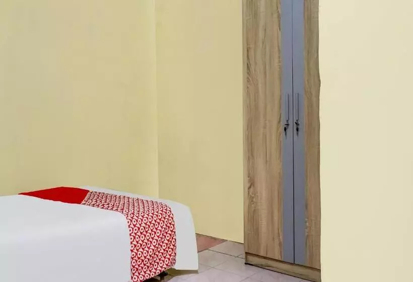 Hotelli Oyo Life 91335 Micheline Family 2 Syariah