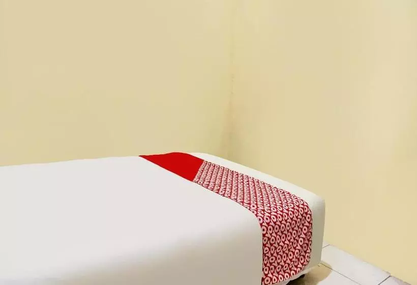 Hotelli Oyo Life 91335 Micheline Family 2 Syariah