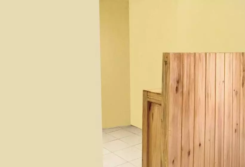 Hotelli Oyo Life 91335 Micheline Family 2 Syariah