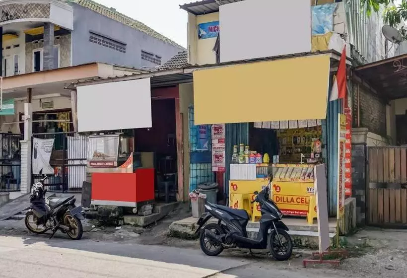 Hotelli Oyo Life 91335 Micheline Family 2 Syariah