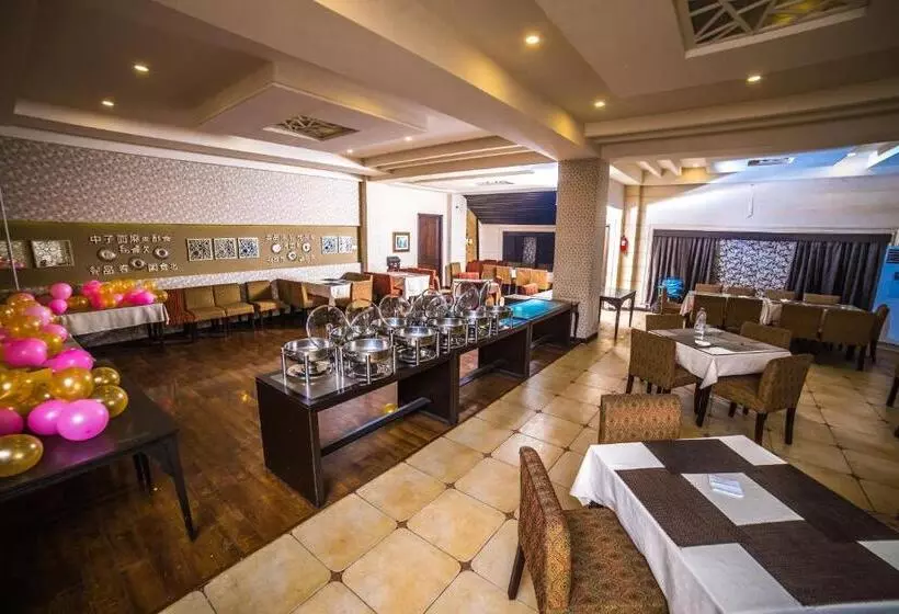 هتل Shelton S Rezidor Peshawar