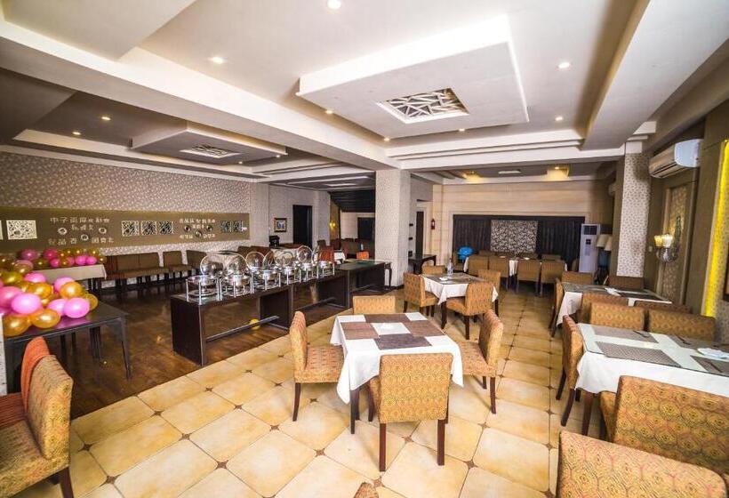 هتل Shelton S Rezidor Peshawar