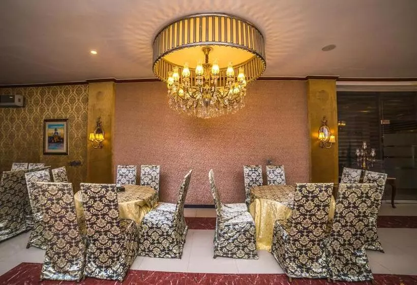 هتل Shelton S Rezidor Peshawar