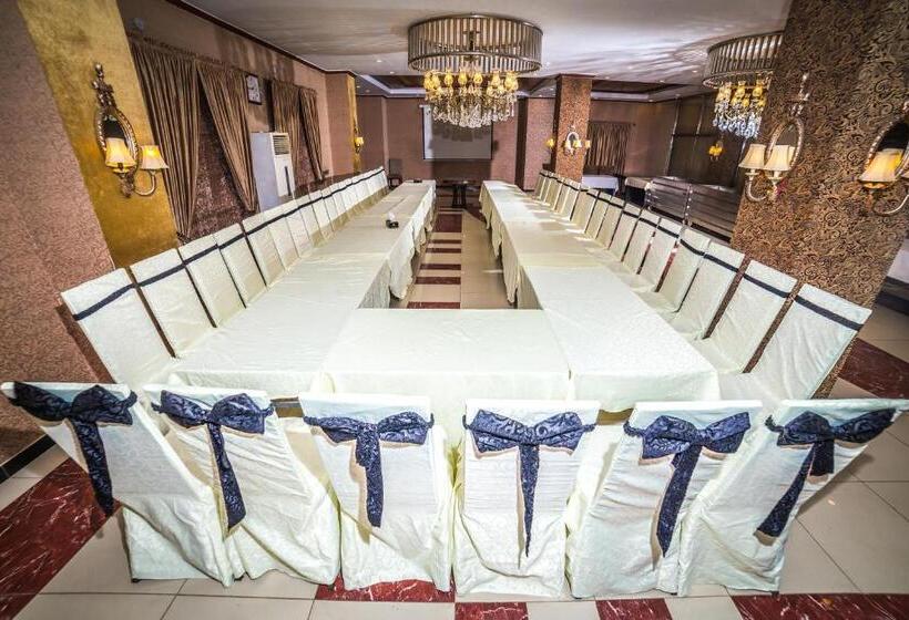 هتل Shelton S Rezidor Peshawar