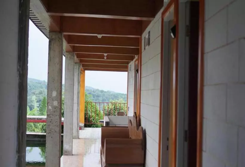 Hotelli Spot On 93943 Sakinah Homestay Bromo Syariah