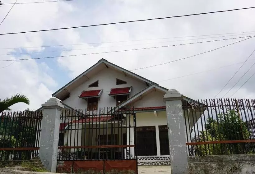 Hotelli Spot On 93943 Sakinah Homestay Bromo Syariah