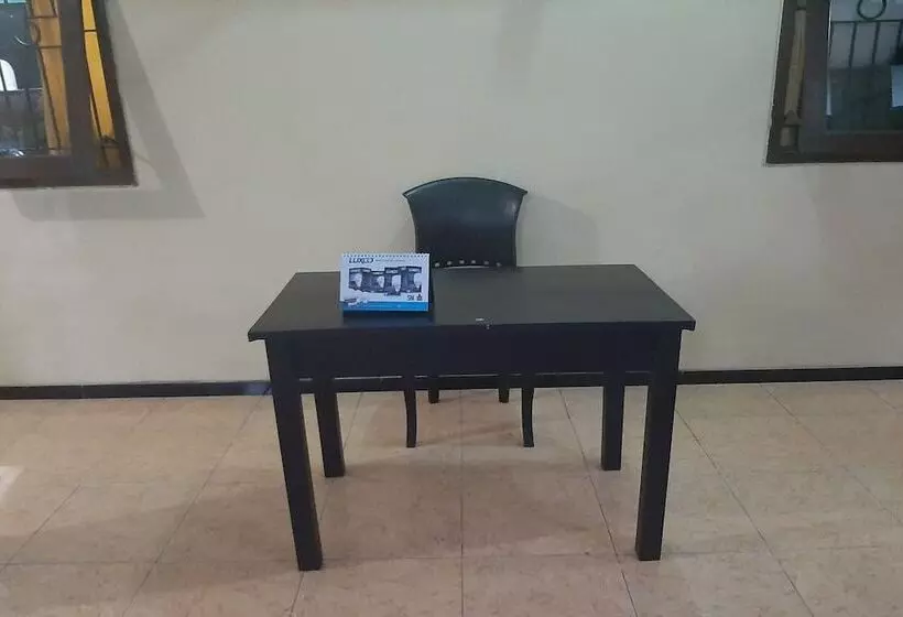 Hotelli Spot On 93943 Sakinah Homestay Bromo Syariah