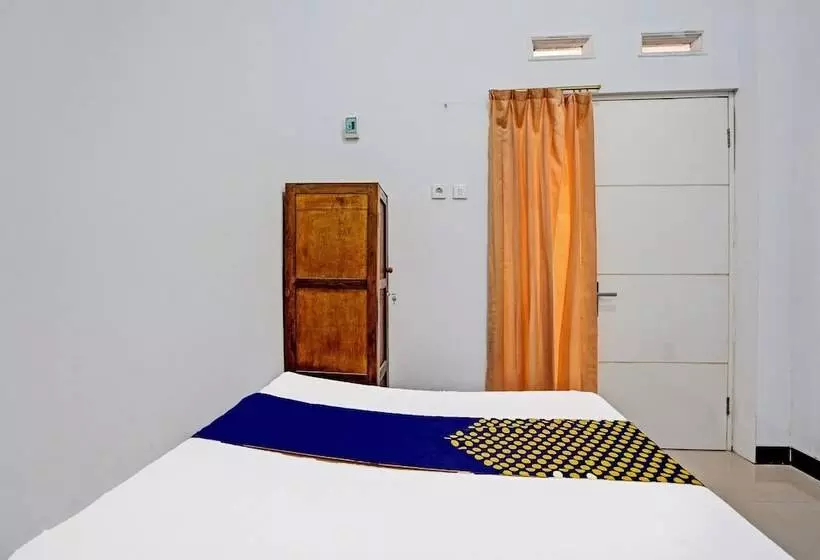 Hotelli Spot On 93943 Sakinah Homestay Bromo Syariah