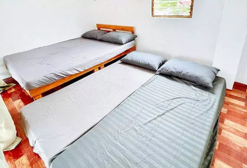 ホテル The Lavana Villa Del Matabungkay By Reddoorz