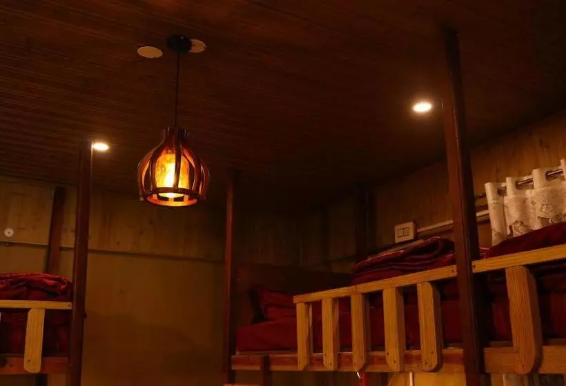 Hotelli Tirthan Village Resort   Tirthan Valley