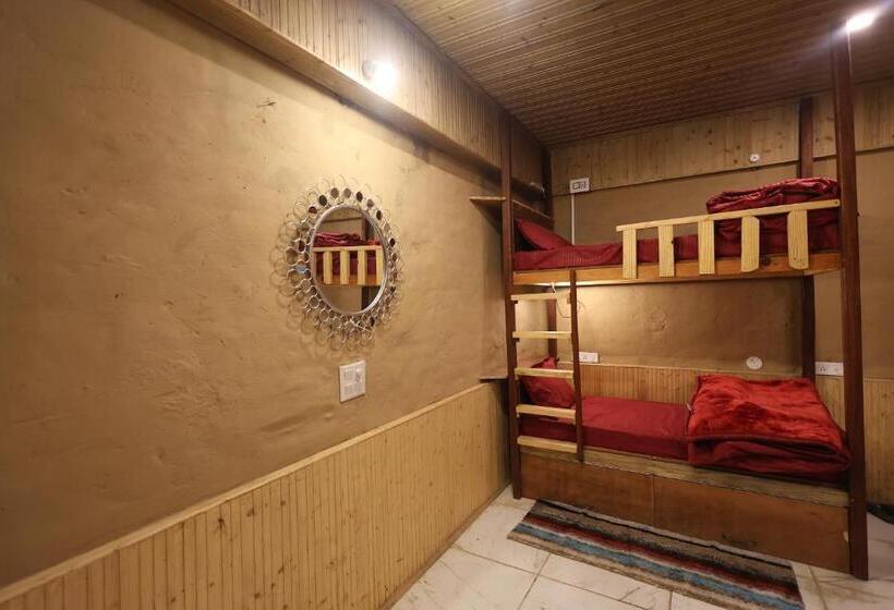 בית מלון כפרי Tirthan Village Resort Tirthan Valley