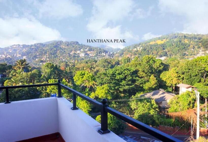 פנסיון Sesali Residence