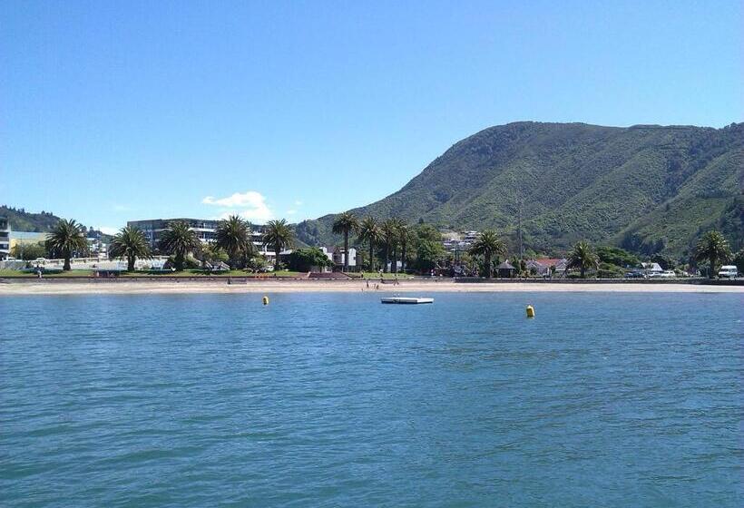 הוסטל Atlantis Backpackers