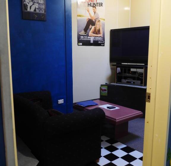 הוסטל Atlantis Backpackers