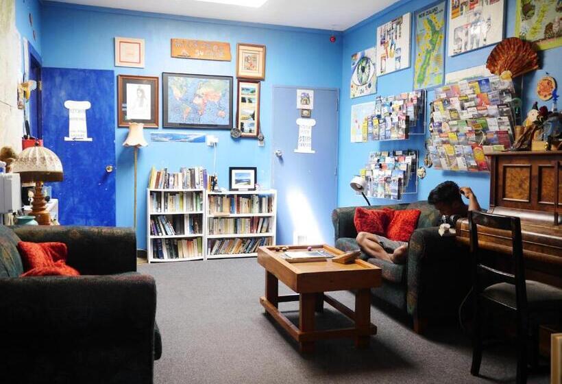 הוסטל Atlantis Backpackers