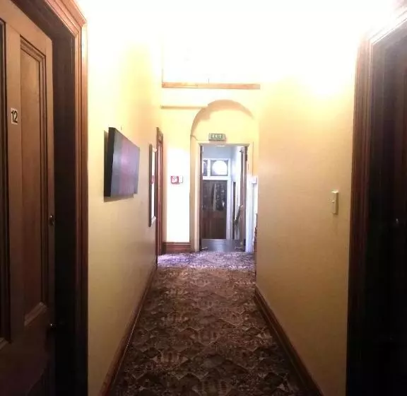 Retkeilymaja Empire Hotel Backpackers