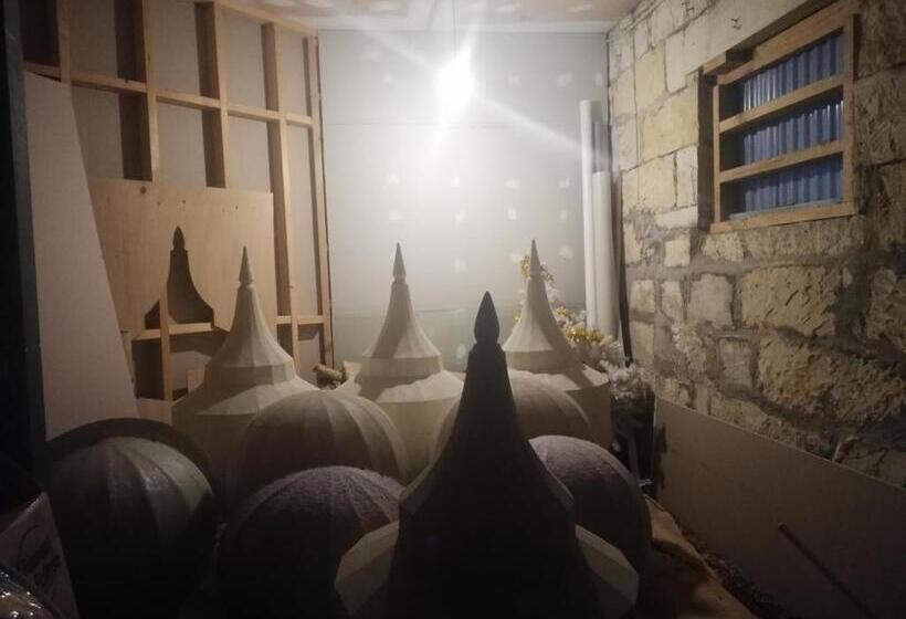 호스텔 Empire Hotel Backpackers