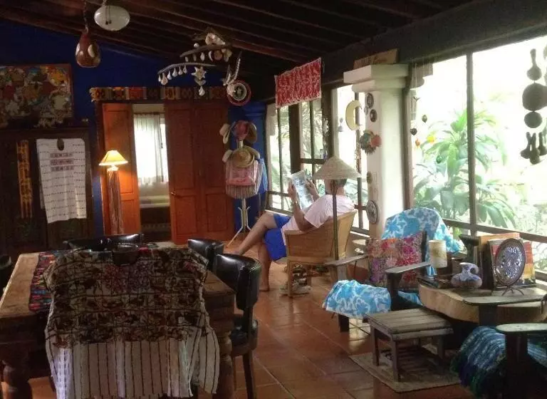 تختخواب و صبحانه Casa Kin33