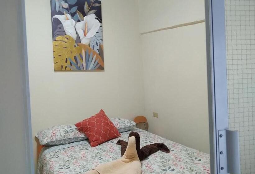 تختخواب و صبحانه Creadora