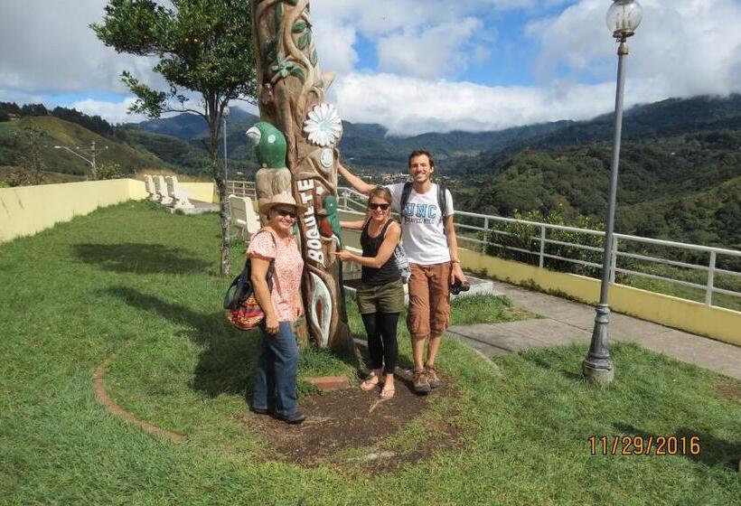 تختخواب و صبحانه Creadora