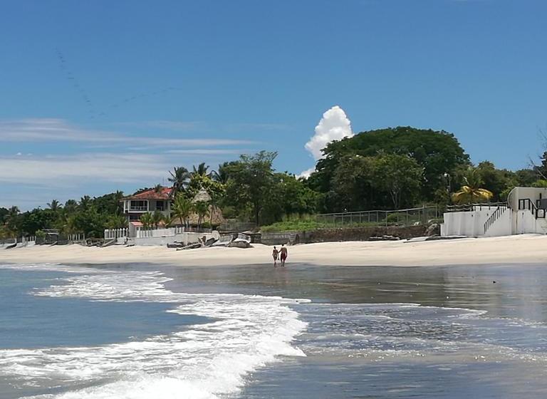 مبيت وإفطار La Perla De Farallon